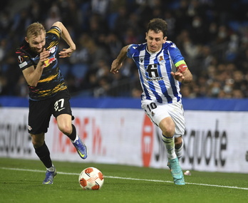 Mikel Oyarzabal, en el partido jugado ante el Leipzig en Anoeta antes de su grave lesión.