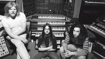 Edgar Froese, Christopher Franke y Michael Hoenig, integrantes de Tangerine Dream en 1979. 