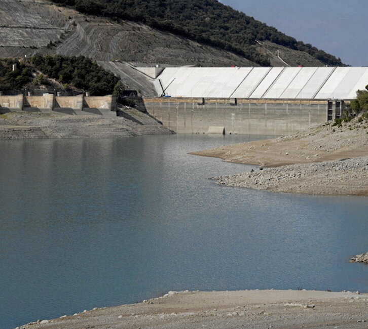 El pantano, a niveles mínimos.