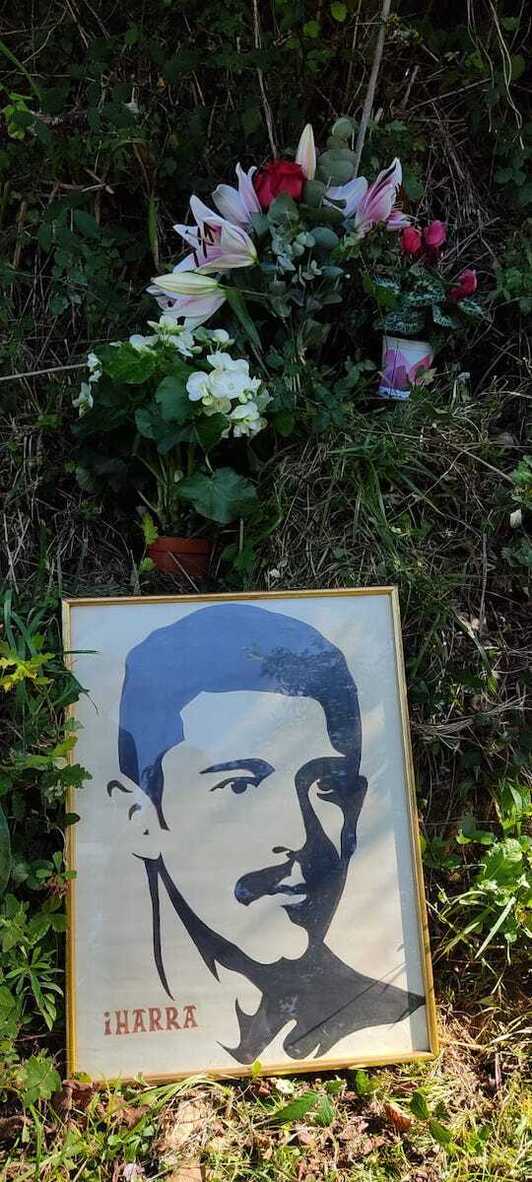 Homenaje a ‘Iharra’ en Urdazubi por parte de su familia, el día que se cumplían 50 años de su muerte.