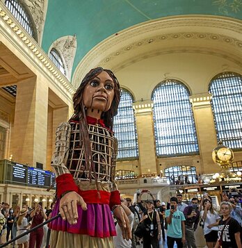 Amal Txikiak 12 herrialde eta 85 hiri igaro ditu jada errefuxiatuen mezua hedatzen.