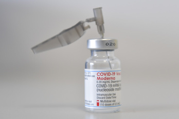 El próximo lunes empezará la doble vacunación en las residencias de la CAV.