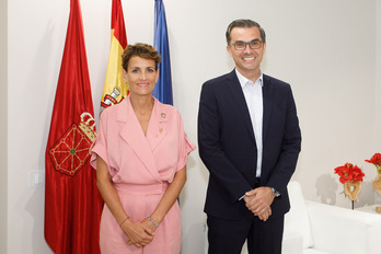 La lehendakari María Chivite y el presidente de VW Nafarroa, Michael Hobusch.