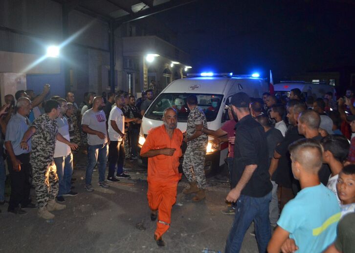 Equipos de emergencia libaneses han atendido a los supervivientes.