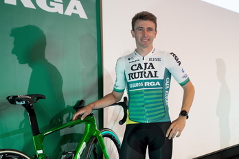 Jonathan Lastra ha corrido nueve años con el Caja Rural, siete en el equipo profesional.