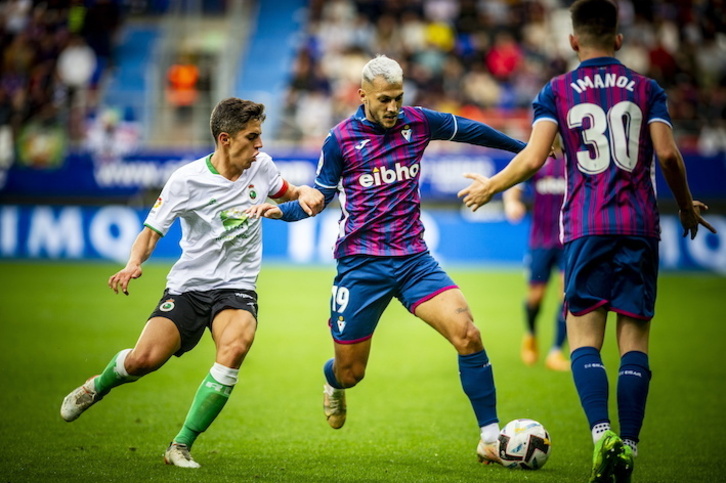Stoichkov ha anotado los dos goles azulgranas.