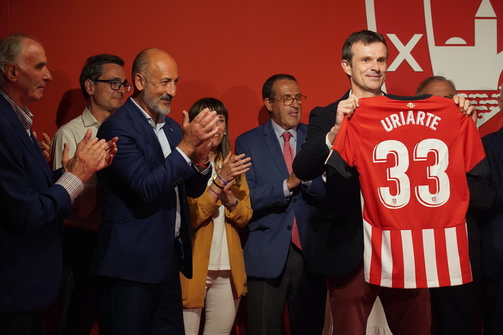 Uriarte ha presentado unos presupuestos similares a los de Elizegi.