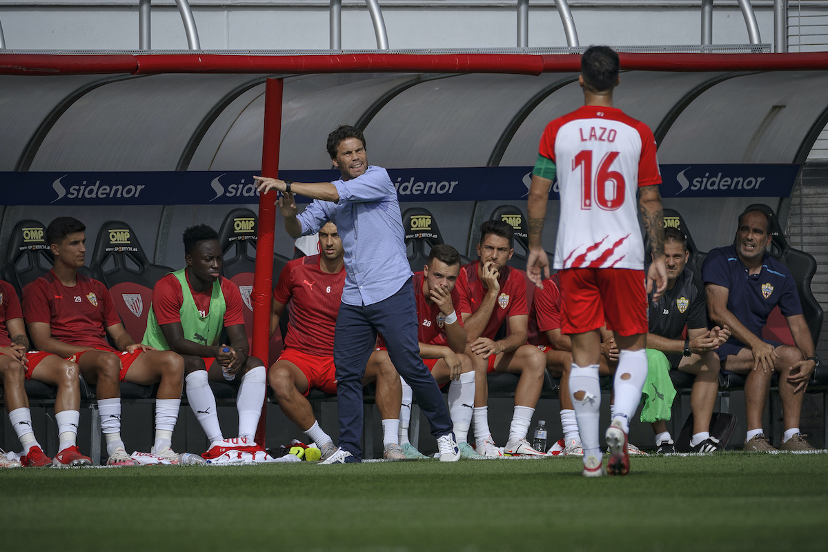 Rubi, entrenador del Almería. (Aritz LOIOLA / FOKU)
