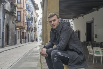 Andoni Aretxabaleta, Markinan ateratako argazki batean.