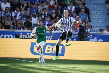 Jon Guridi Huescaren aurkako partidan, Mendizorrotzan. 