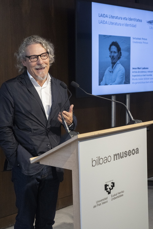 Jesus Mari Lazkano emocionado por el homenaje recibido de la universidad.