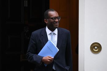 El ministro de Finanzas de Gran Bretaña Kwasi Kwarteng