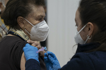 Covidaren aurkako helduen txertaketa, Iruñean.