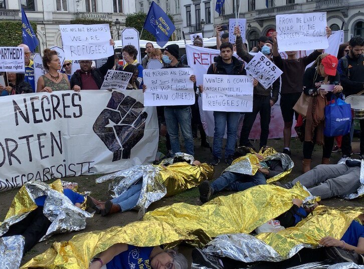 Un acto de protesta frente al Parlamento Europeo durante la marcha.