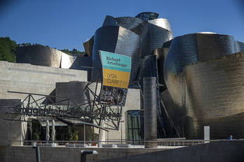 Bilboko Guggenheim museoa, kanpoaldetik