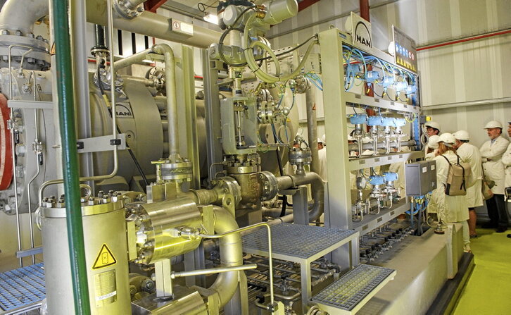 Instalaciones y conductos de la Estación de Compresión de Enagás en Irun.