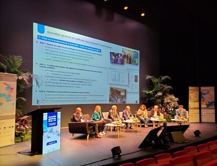 Sesión matinal de la Misión Operacional Transfronteriza en el Teatro Michel Portal de Baiona.