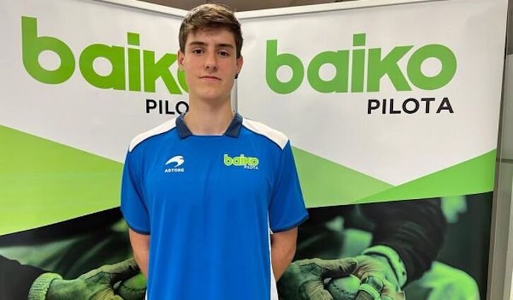 Martxel Iztueta «oso pozik» agertu da Baikorekin fitxatzeagatik.