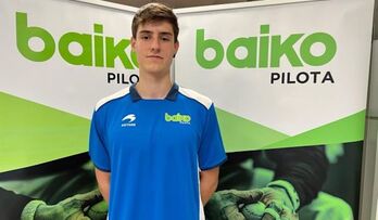 Martxel Iztueta «oso pozik» agertu da Baikorekin fitxatzeagatik.