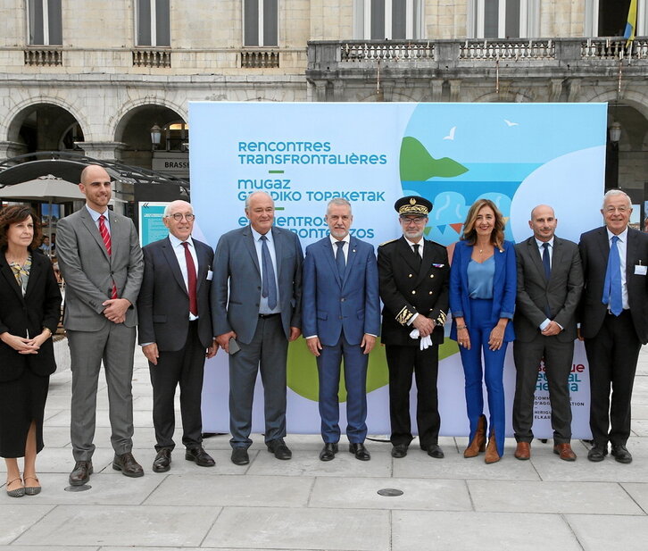 Representantes institucionales, antes de la apertura de los Encuentros Transfronterizos.