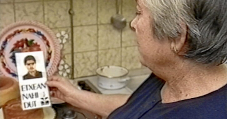 Senideek eta lagunek sufritu dituzte gehien dispertsioaren ondorioak.