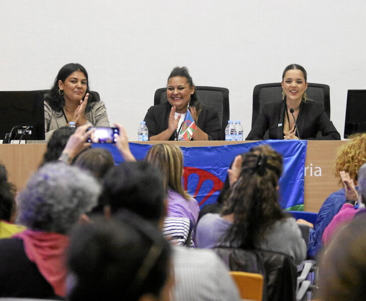 Imagen del encuentro con mujeres gitanas emprendedoras celebrado en Bilbo.
