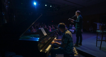 Kirmen Uribek MIkel Urdangarin izan zuen lagun Lincoln Centerreko aurkezpen ekitaldian.