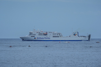 Uno de los ferrys que cubre la ruta entre Bilbo e Inglaterra.