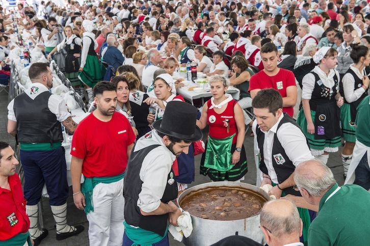 Hiru urteren ostean, babarrun jana egingo dute kuadrillek urriaren 12an. (Marisol RAMIREZ / FOKU)