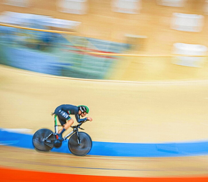 Filippo Ganna en el velódromo de Grenchen.