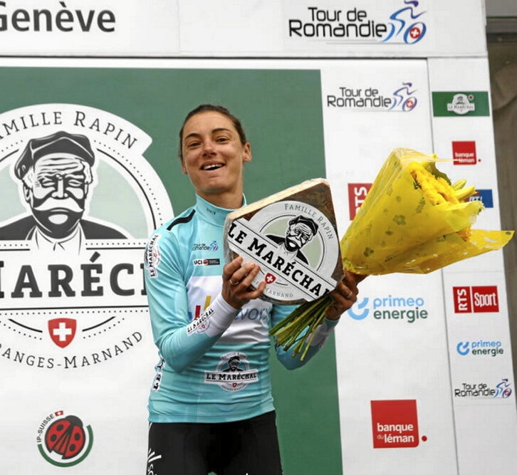 Ashleigh Moolman celebrando la victoria.