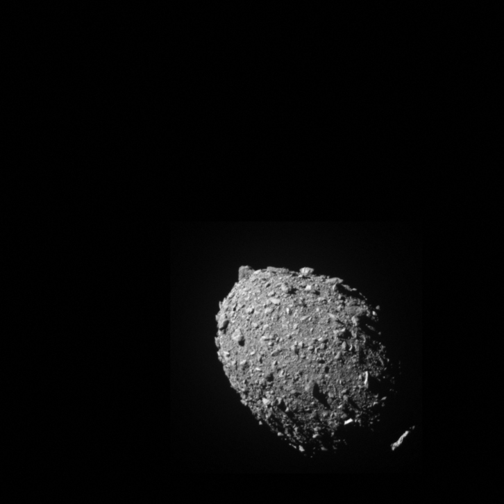 Imagen del asteroide Dimorphos desde la nave Dart momentos antes del impacto.