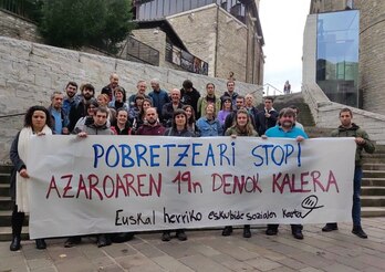 Participantes en la asamblea nacional de la Carta de Derechos Sociales de Euskal Herria que ha tenido lugar hoy en Gasteiz.