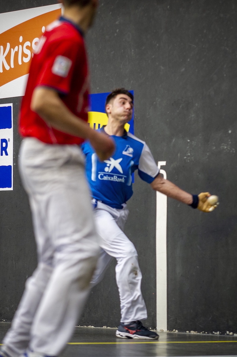 Peio Etxeberria consigue cambiarle el paso a Darío y obtiene el primer punto en Soria Pelota