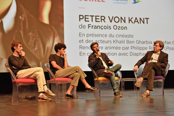 Stéfan Crépon, Khalil Ben Gharbia y François Ozon de charla.