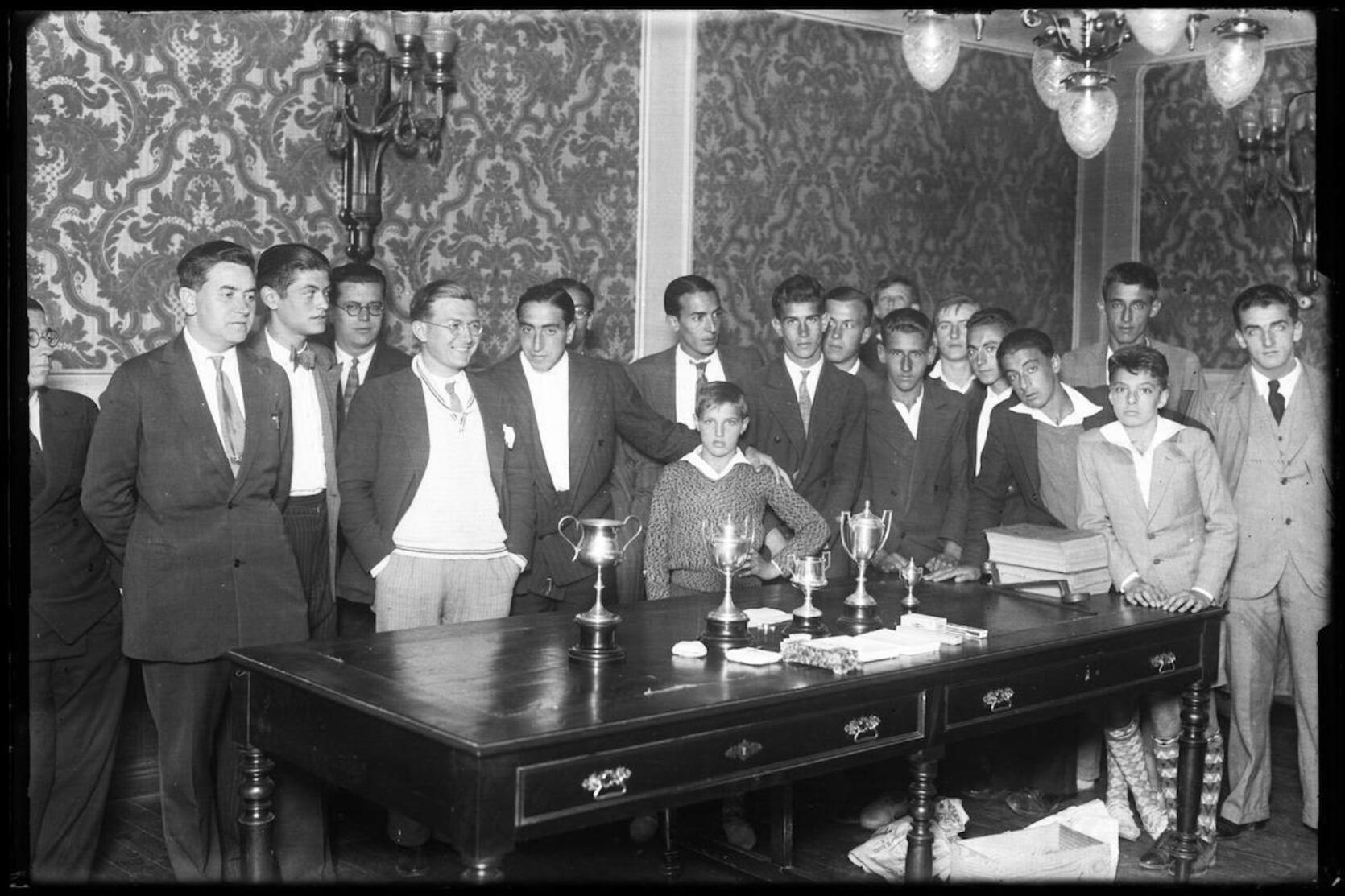 Agosto de 1931: Los Lobos del Arga en la redacción de «Diario de Navarra»