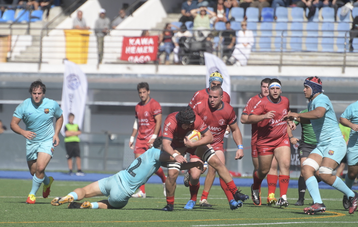 Jugadores del Ordizia en el partido frente al Barça de la primera jornada. (Jon URBE/FOKU)