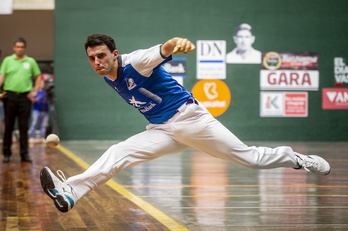 Jokin Altuna entra en juego en los cuartos de final de la jaula ante Jon Ander Peña. 