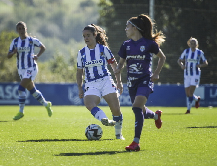 Eizagirre conduce el balón