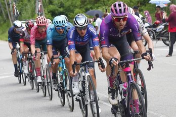 Andrea Okamika trabaja en la fuga que se ha disputado la victoria en Langkawi.