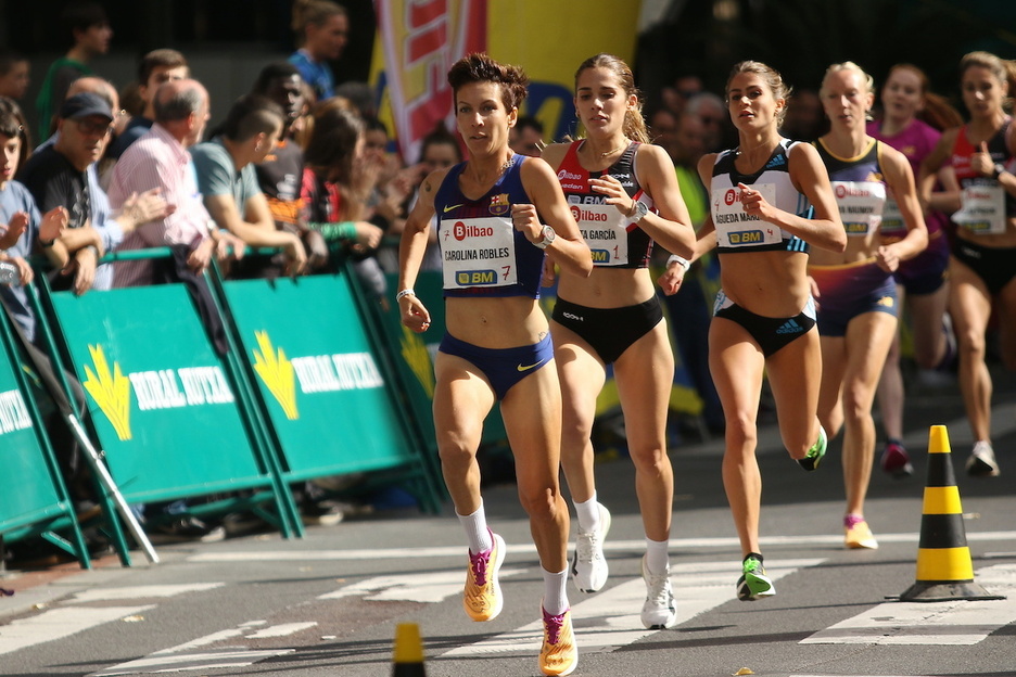 Cabeza de carrera en la prueba femenina.