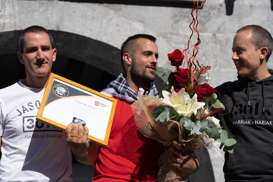 Lagunez inguratuta jokatu du bere azken partida.