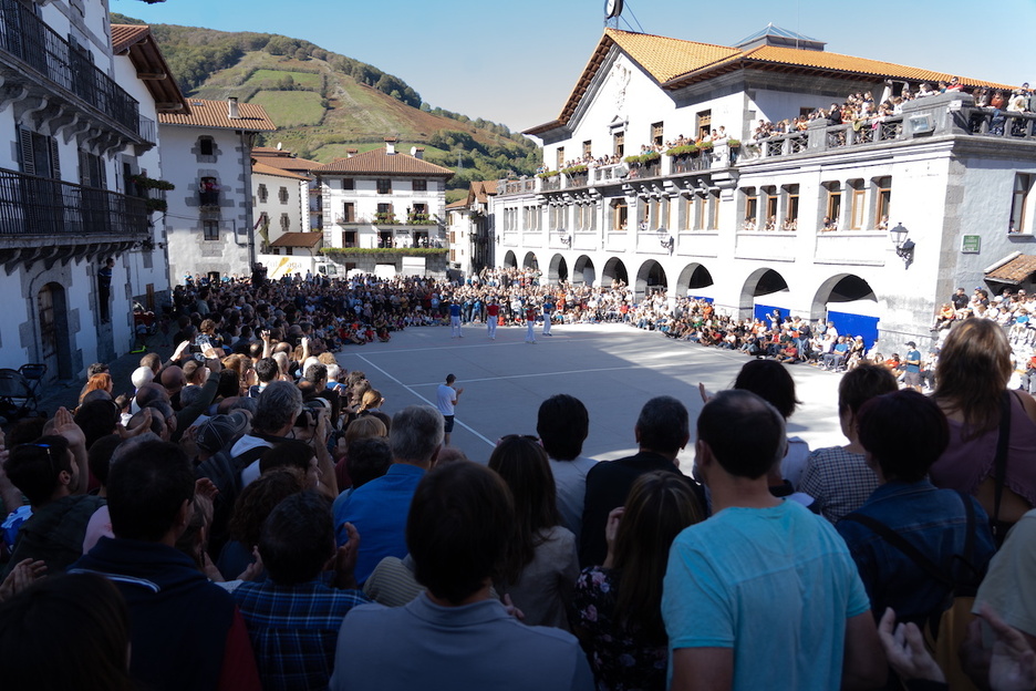 Leitzako plaza txiki geratu da azken partidarako.