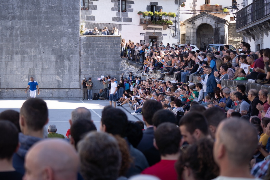 Ikusmin handia sortu da Oinatz Bengoetxearen azken partidan.