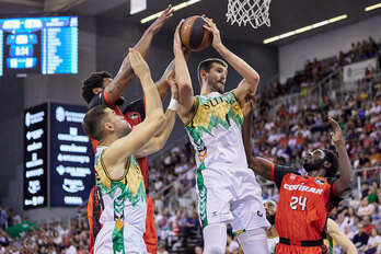 Jeff Withey izan da Bilbao Basketen erasoko erreferentea, baina ez da nahikoa izan.