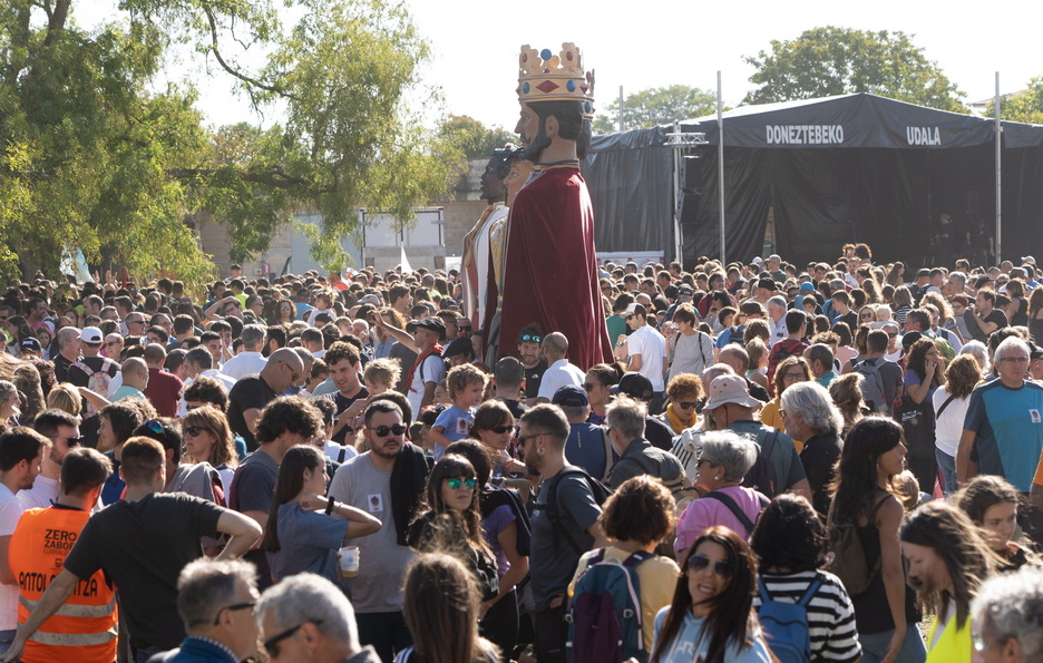 Jende andanak hartu du parte Oinezen aurtengo edizioan. Jende andanak hartu du parte Oinezen aurtengo edizioan.