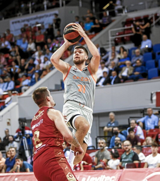 Giedraitis rompió el duelo en diez minutos.