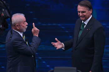 Lula y Bolsonaro, durante el debate de este domingo.