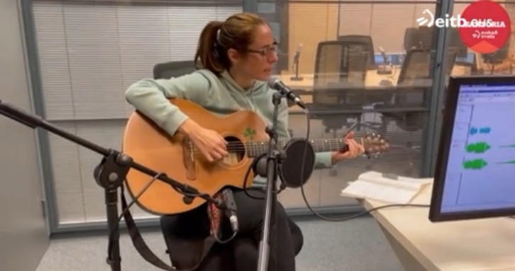 Maddalen Arzallus, Euskadi Irratiko ‘Faktoria’ saioan.