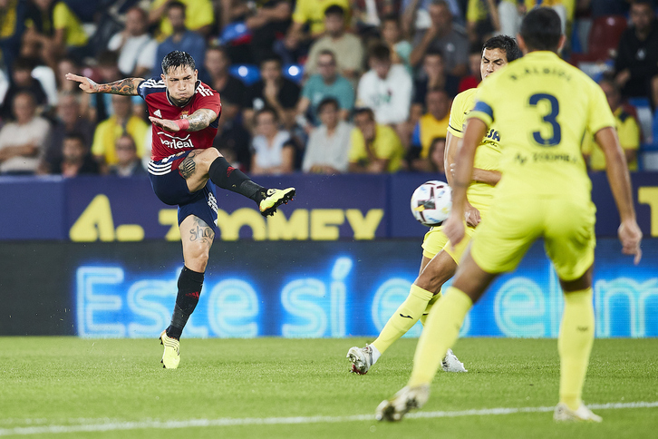 Un Chimy Ávila demasiado individualista en algunos lances lo intentó con varios disparos.